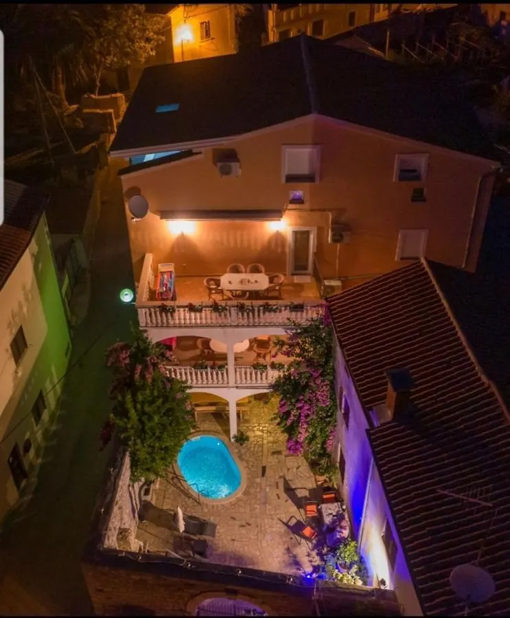Apartments Salcinovic Medolino 3*,