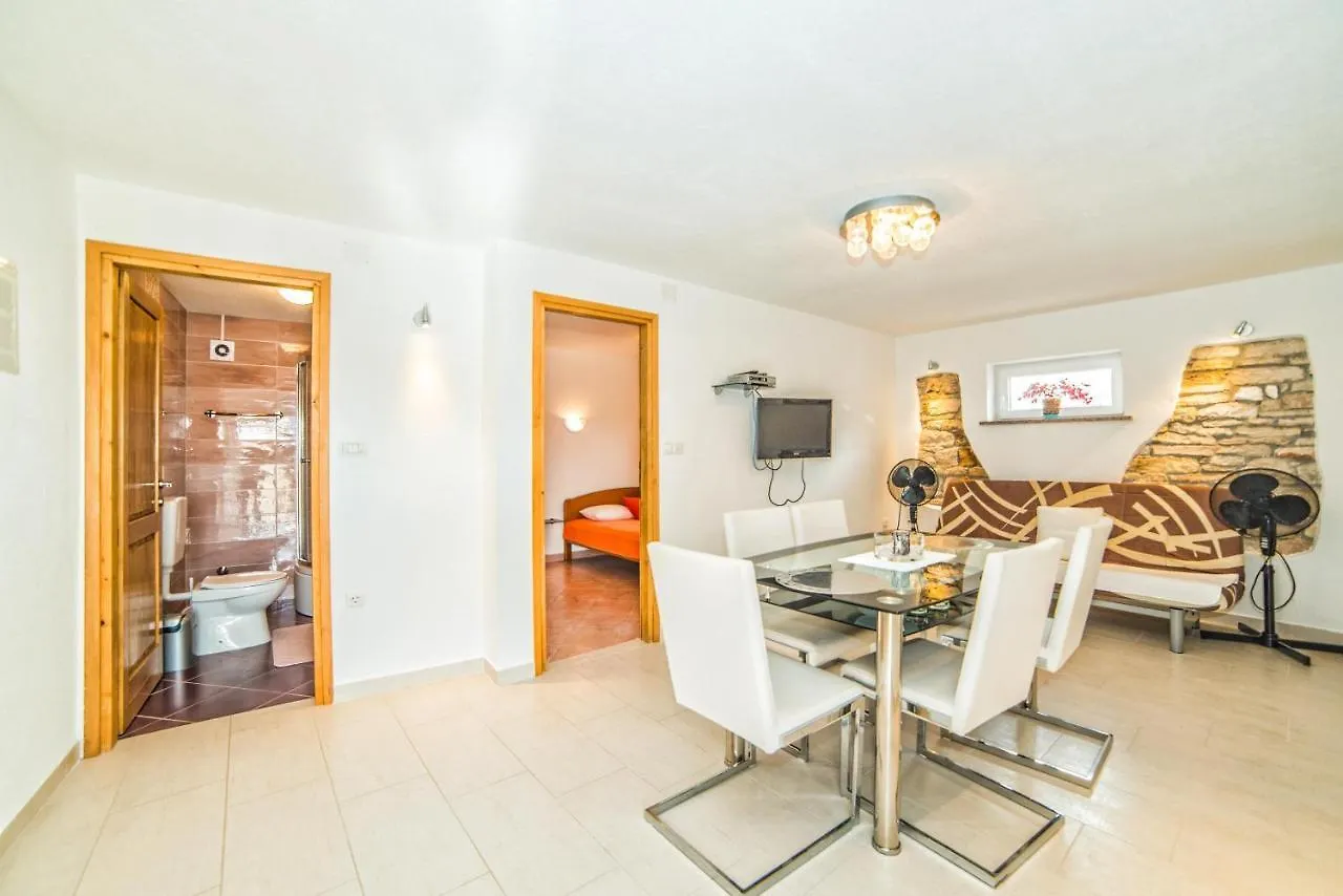 Affittacamere Apartments Salcinovic Medolino